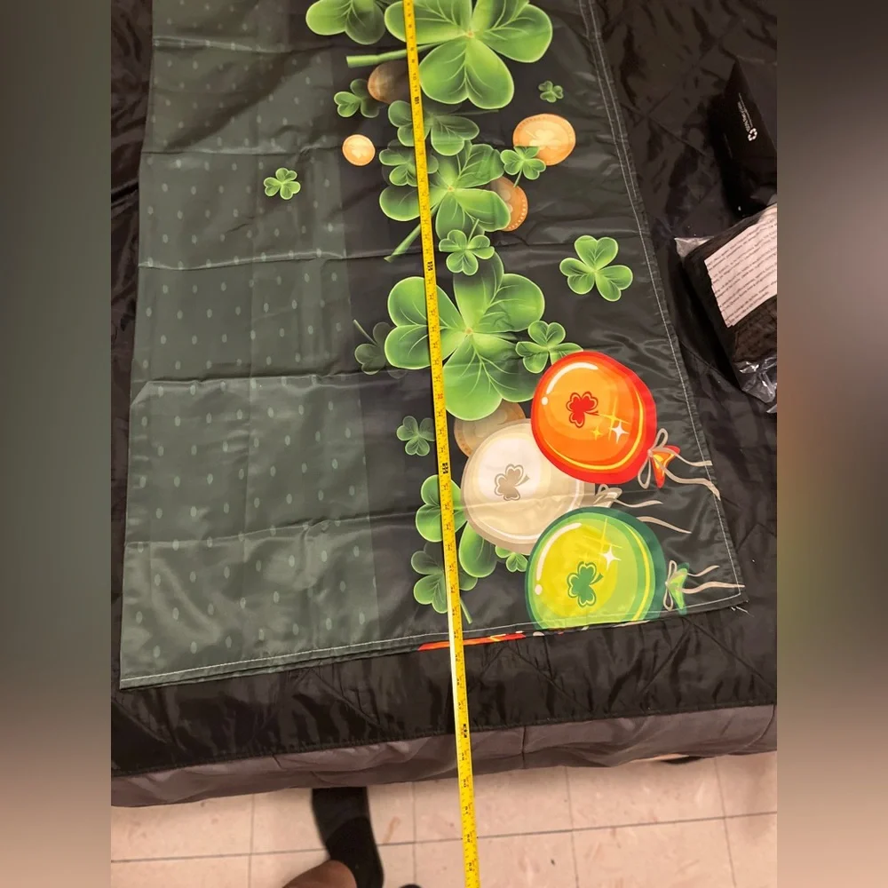 Green Shamrock St. Patrick's Day Table cloth new